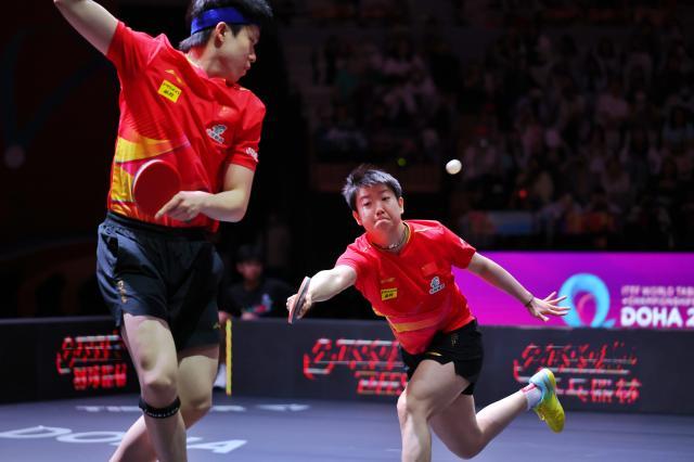 1747567189198072120.jpg (体育)(5)乒乓球——世乒赛混双:王楚钦_孙颖莎首轮晋级XxjpseC007291_20250518_PEPFN0A001.jpg